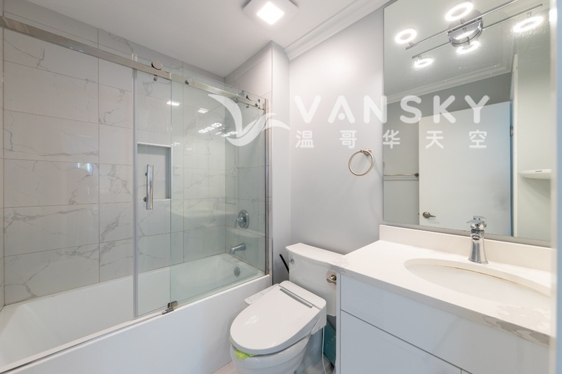251206185527_Master bath.jpg